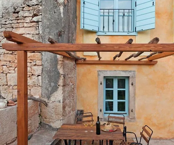 아파트 Sartoria *